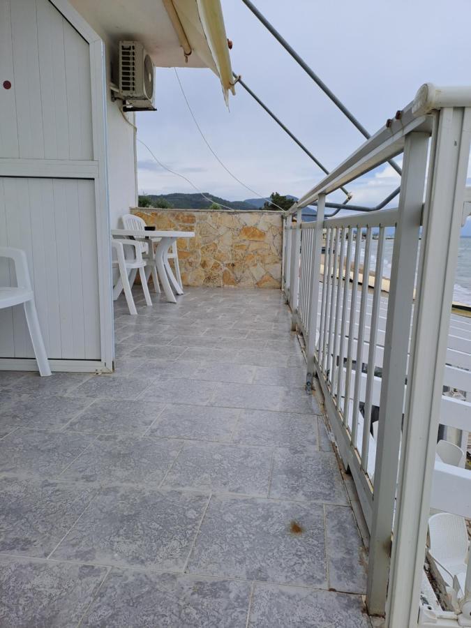 Seaside Studios Mesongí Buitenkant foto